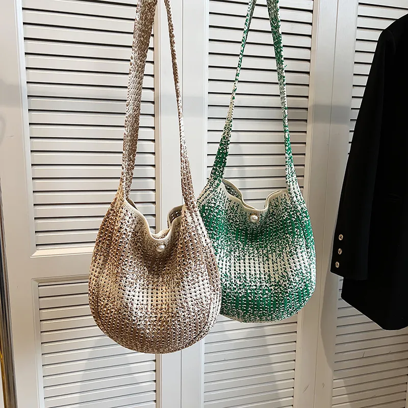 Women's Medium Straw Solid Color Vacation Classic Style Hollow Bucket Magnetic Buckle Crossbody Bag