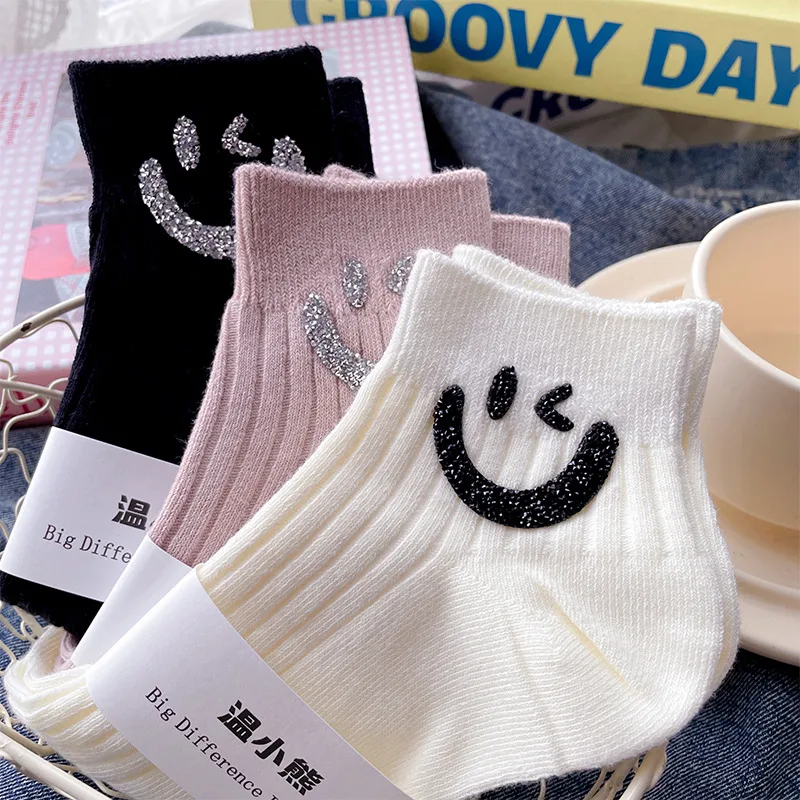 Women's Simple Style Smile Face Cotton Ankle Socks A Pair