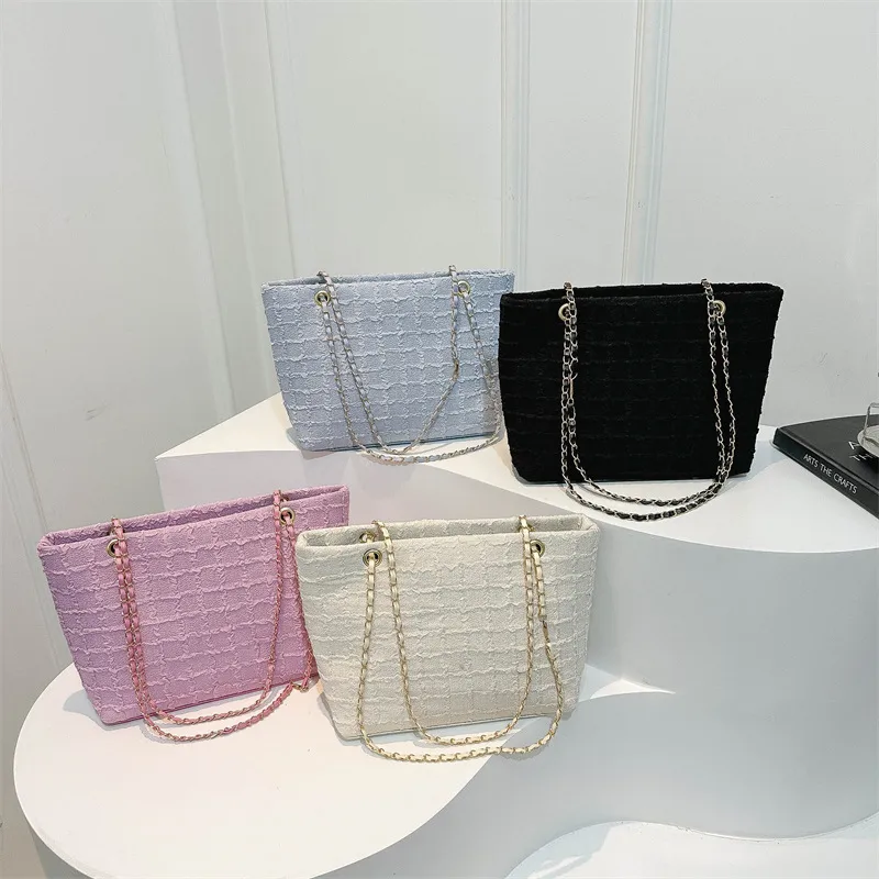 Women's Small Knit Solid Color Streetwear Square Zipper Shoulder Bag