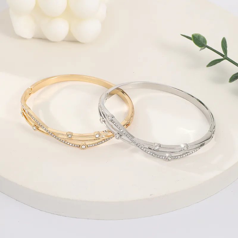Alloy Silver-Plated Fashion Creative High-Grade Cross Diamond Bracelet