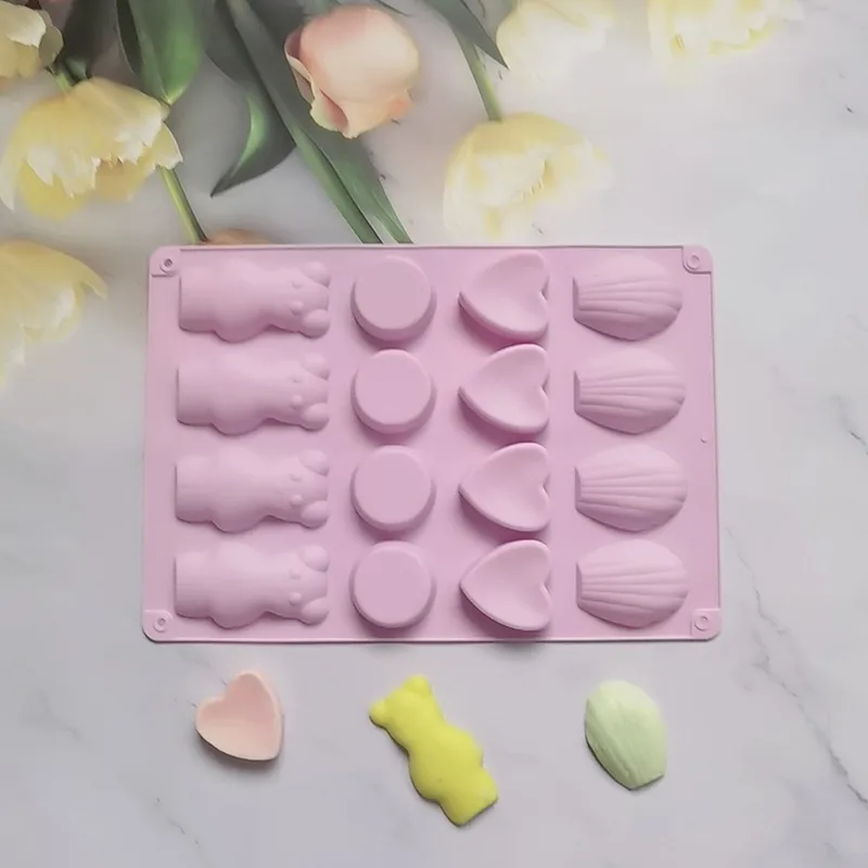 Cute Heart Shape Solid Color Shell Silica Gel Bakeware 1 Piece