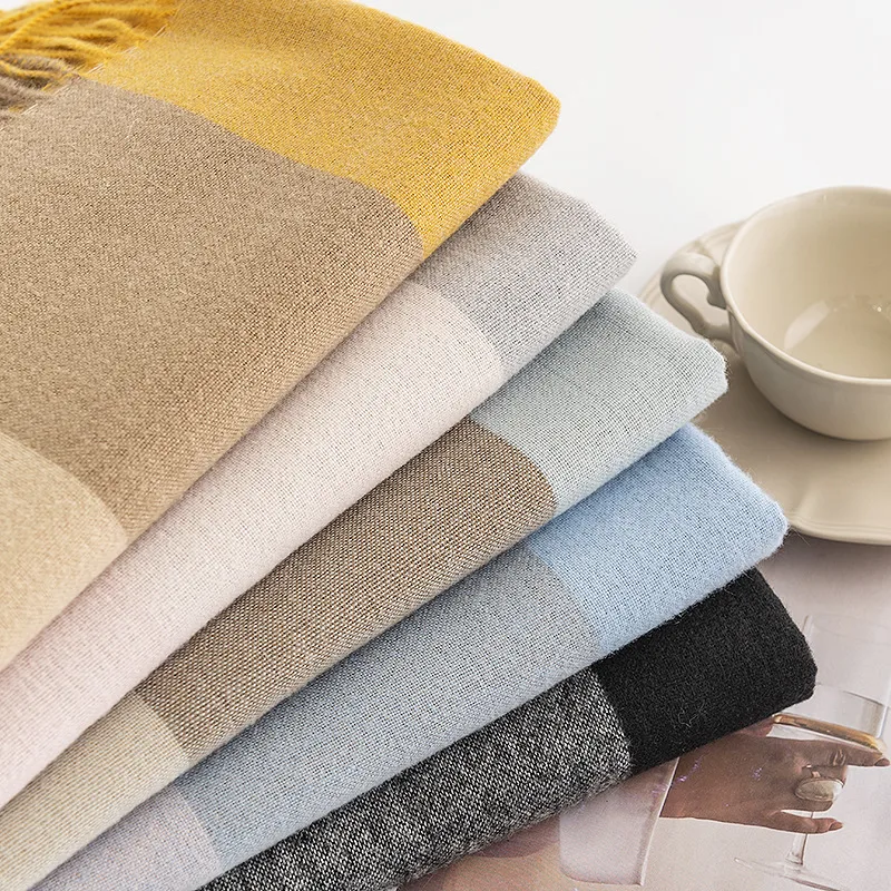Women's Elegant Plaid Imitation Cashmere Tassel Scarf