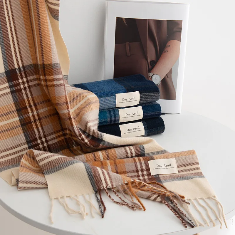 Women's Elegant Plaid Imitation Cashmere Tassel Scarf