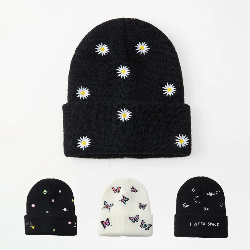 Unisex Simple Style Classic Style Butterfly Daisy Spaceship Eaveless Wool Cap
