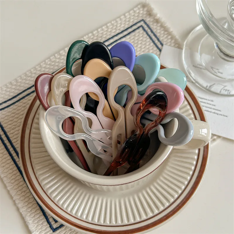Women's Simple Style Solid Color Plastic Hair Sticks