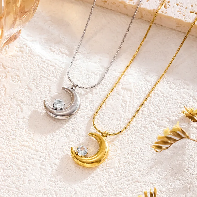 Simple Style Moon Titanium Steel Rhinestones 18K Gold Plated Ramadan Festival Women's Pendant Necklace
