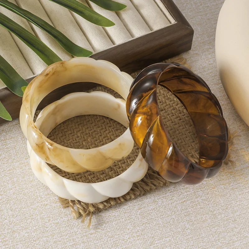 Casual Exaggerated Commute Solid Color Resin Women's Bangle