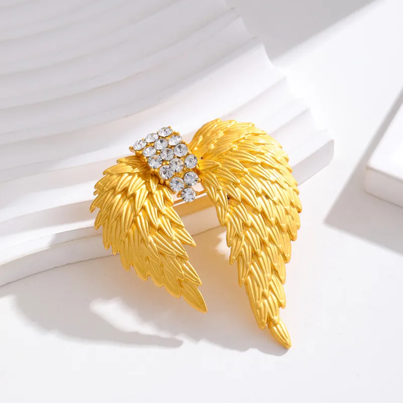 Classical Wings Zinc Alloy Inlay Rhinestones Women's Brooches
