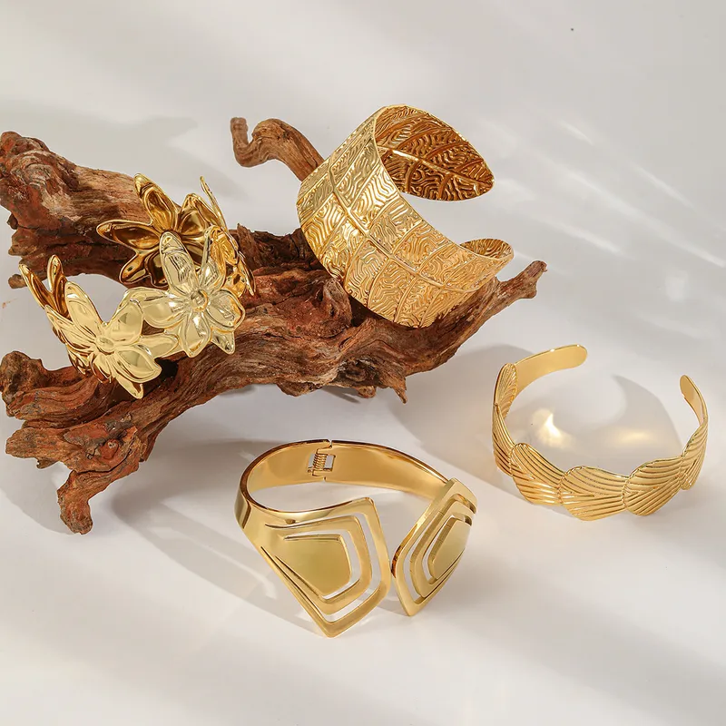 Elegant Exaggerated Artistic Geometric Leaves Flower 304 Stainless Steel 18K Gold Plated Unisex Bangle