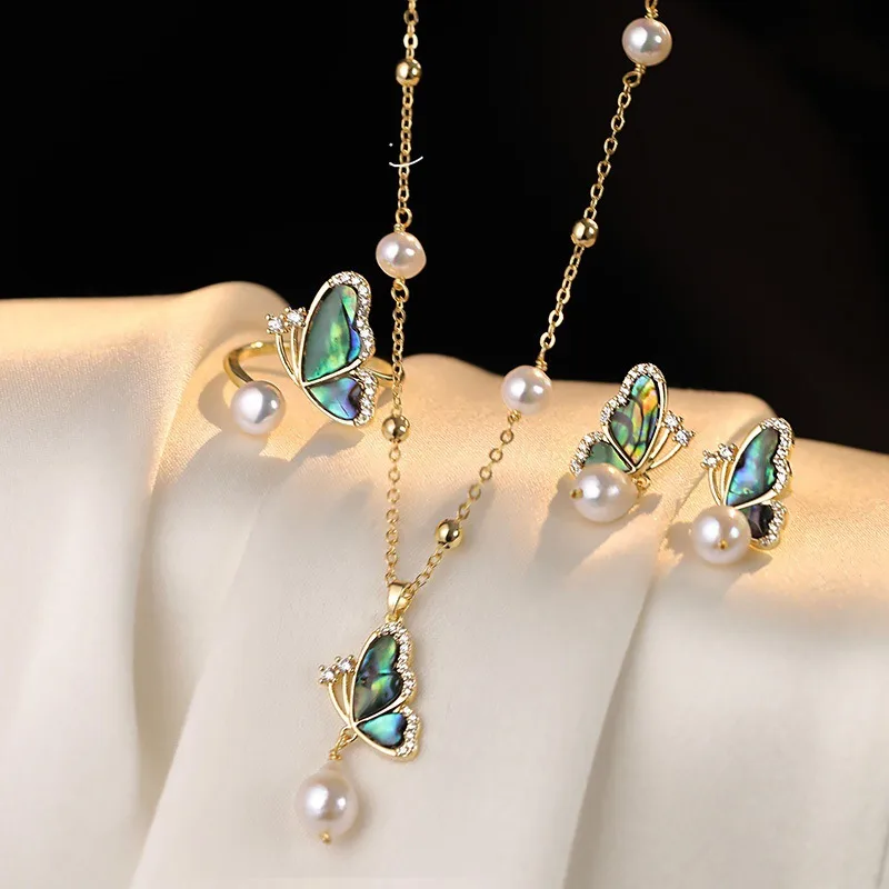 Vacation Simple Style Butterfly Copper Inlay Rhinestones Pearl Women's Rings Bracelets Necklace