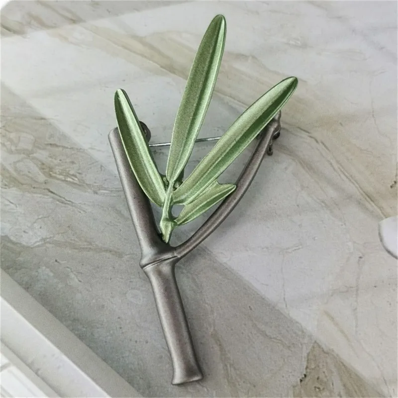 Retro Leaf Alloy Women's Brooches