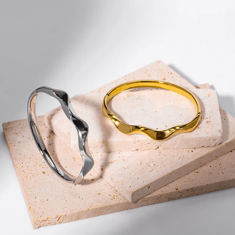 Vacation Simple Style Solid Color 304 Stainless Steel Plating Women's Bangle