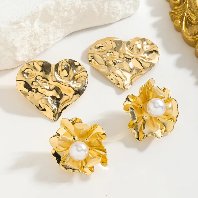 1 Pair Vacation Classic Style Heart Shape Flower Imitation Pearl Alloy Ear Studs