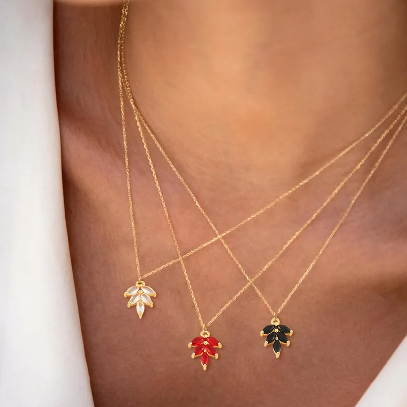 Elegant Simple Style Classic Style Leaf 201 Stainless Steel Artificial Crystal Artificial Crystal Women's Pendant Necklace