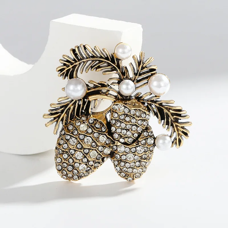 Retro Pine Cones Zinc Alloy Unisex Brooches