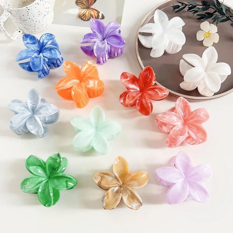 Women's Sweet Plumeria Plastic Hair Claws