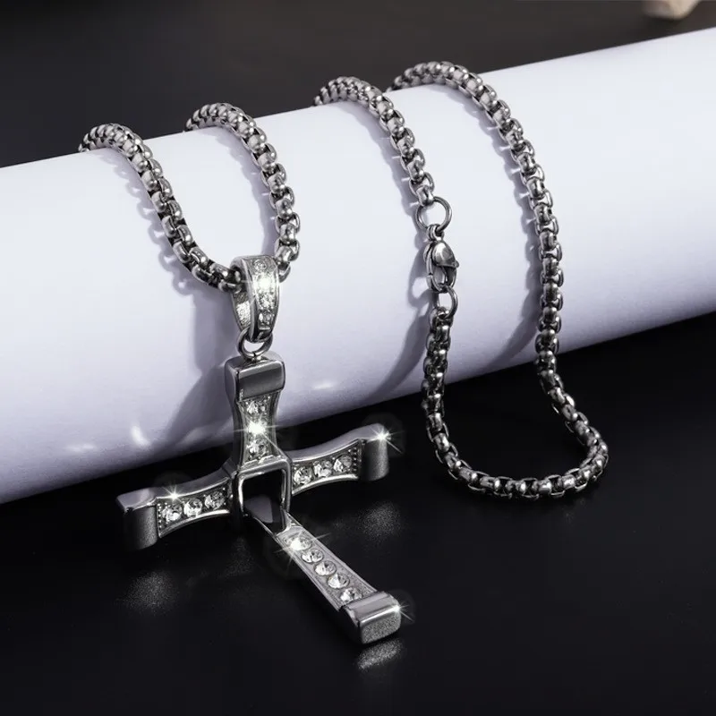 New Hot Fashion Personality Hip Hop Stainless Steel Diamond Cross Pendant Necklace High-end All-match Jewelry