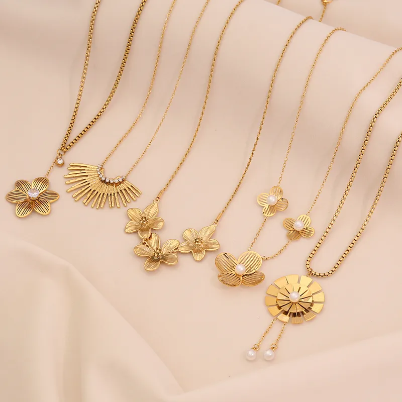 Glam Flower 304 Stainless Steel Flowers Zircon Women's Pendant Necklace Necklace