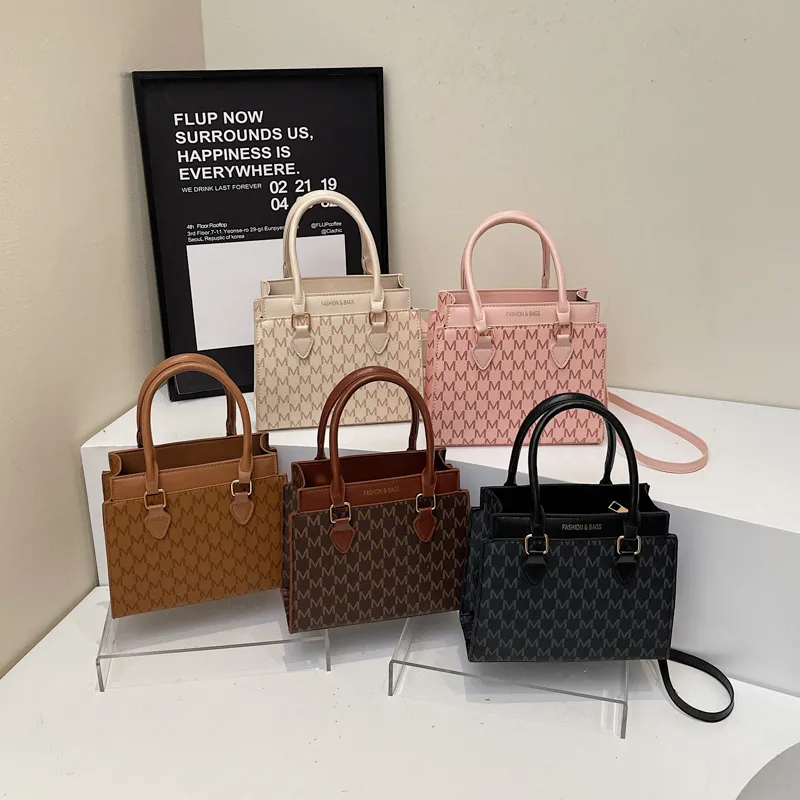 Women's Small Pu Leather Letter Streetwear Square Zipper Shoulder Bag