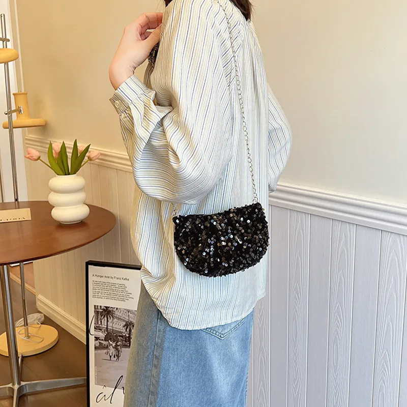 Women's Medium Sequin Solid Color Streetwear Sewing Thread Semicircle Zipper Crossbody Bag