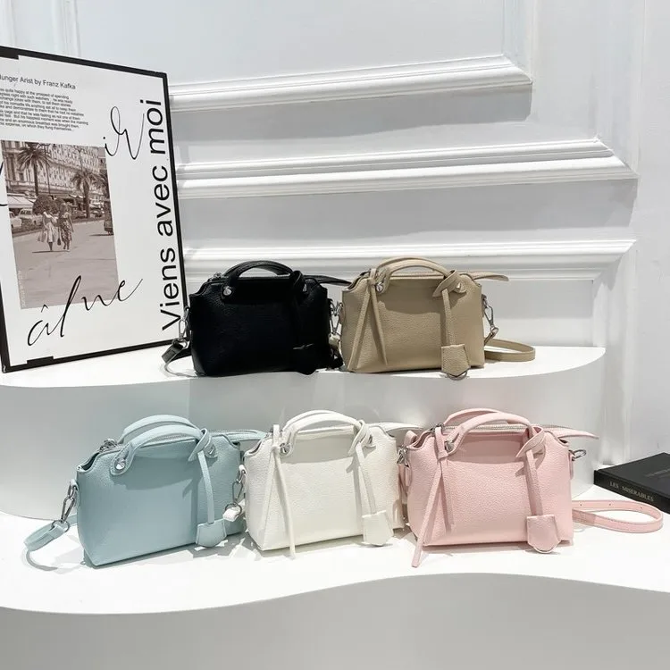 Women's Pu Leather Solid Color Streetwear Square Zipper Shoulder Bag