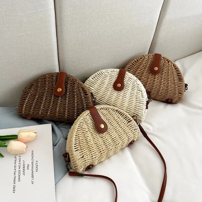 Women's Paper String Solid Color Vacation Streetwear Weave Semicircle Magnetic Buckle Straw Bag