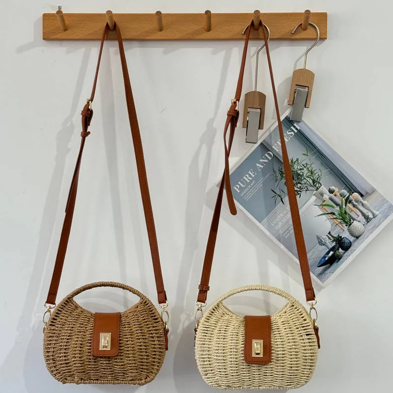 Women's Paper Color Block Vacation Streetwear Shell Lock Clasp Straw Bag
