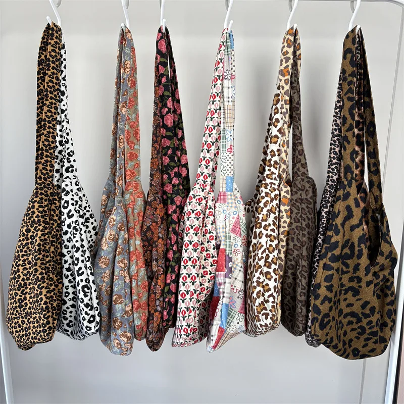 Women's Corduroy Printing Flower Leopard Classic Style Streetwear Square Open Shoulder Bag