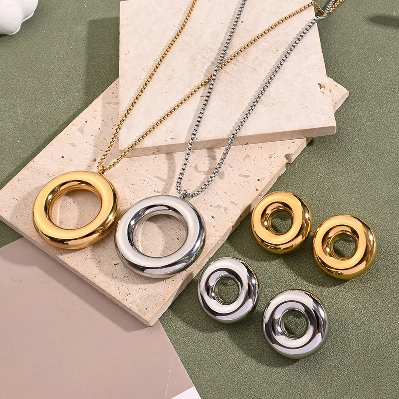 Casual Sweet Simple Style Round Stainless Steel Polishing Plating 18K Gold Plated Women's Earrings Necklace Jewelry Set