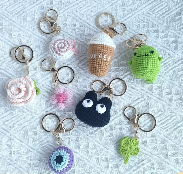 1 Piece Cute Four Leaf Clover Dinosaur Flower Yarn Unisex Bag Pendant Keychain
