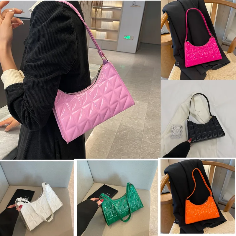 Women's Pu Leather Solid Color Elegant Square Zipper Underarm Bag