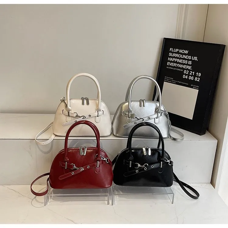 Women's Pu Leather Solid Color Streetwear Square Zipper Shoulder Bag
