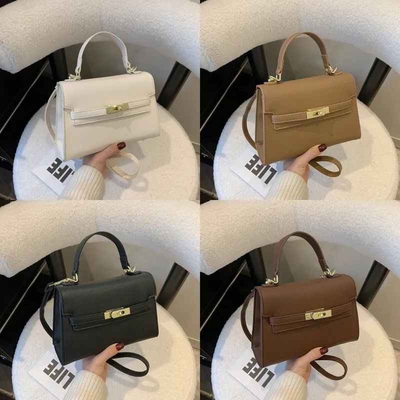 Women's Pu Leather Solid Color Streetwear Square Flip Cover Lock Clasp Shoulder Bag