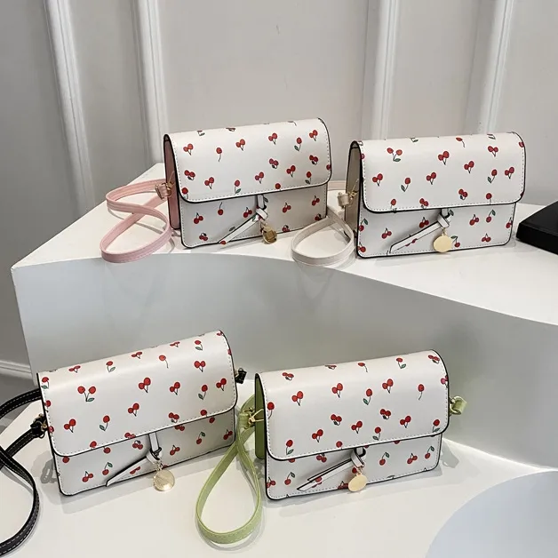 Fresh And Beautiful Fashion Handbag Women's Spring And Summer  New Fashionable Shoulder Crossbody Bag Stylish Joker Small Square Bag