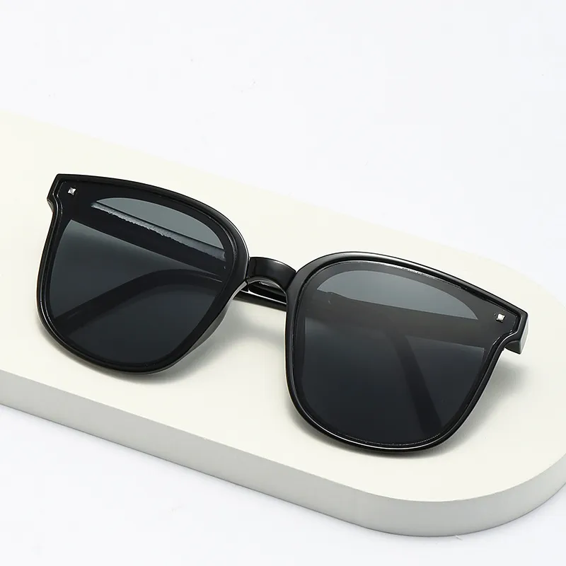 New Folding Sunglasses Women's High Sense Live Little Red Book Explosions Sunglasses Anti-UV Folding Sunglasses