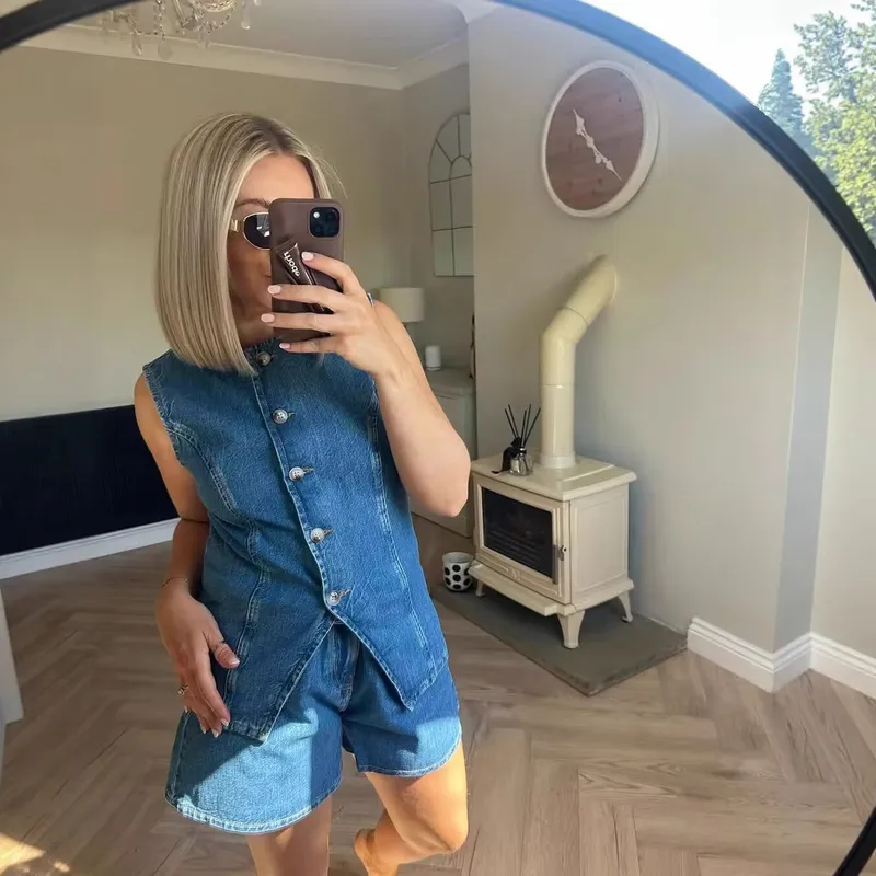Fashionable Versatile Women's Denim Vest Top Selling European Women's Clothing Retro Style Solid Color Single Button Design