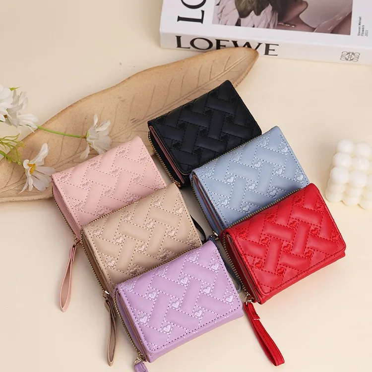 New Women's Short Wallet Simple Fashion Embroidered Love Women's Three-fold Card Bag Multi-card Wallet Wallet