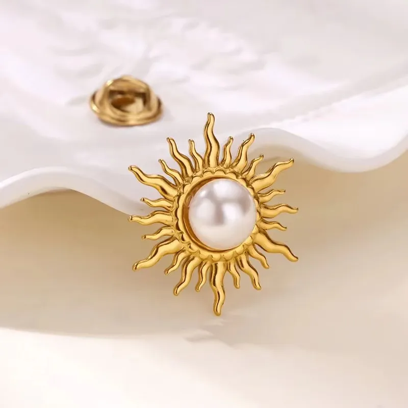 Baroque Style Stainless Steel Fire Sun Brooch Pin Luxury Retro Feeling Suit Factory Accessory Heart Pattern Six-Pointed Star Design