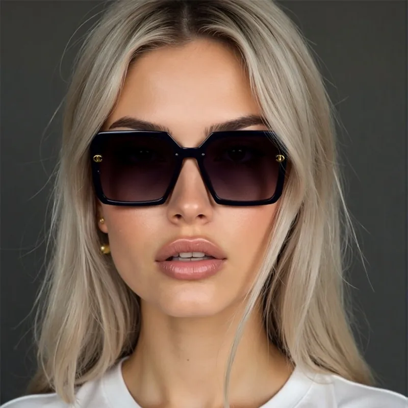 Elegant Ladies Square Sunglasses Versatile Casual Travel Vacation Beach Street Fashion High End Vintage PC UV400 Lenses