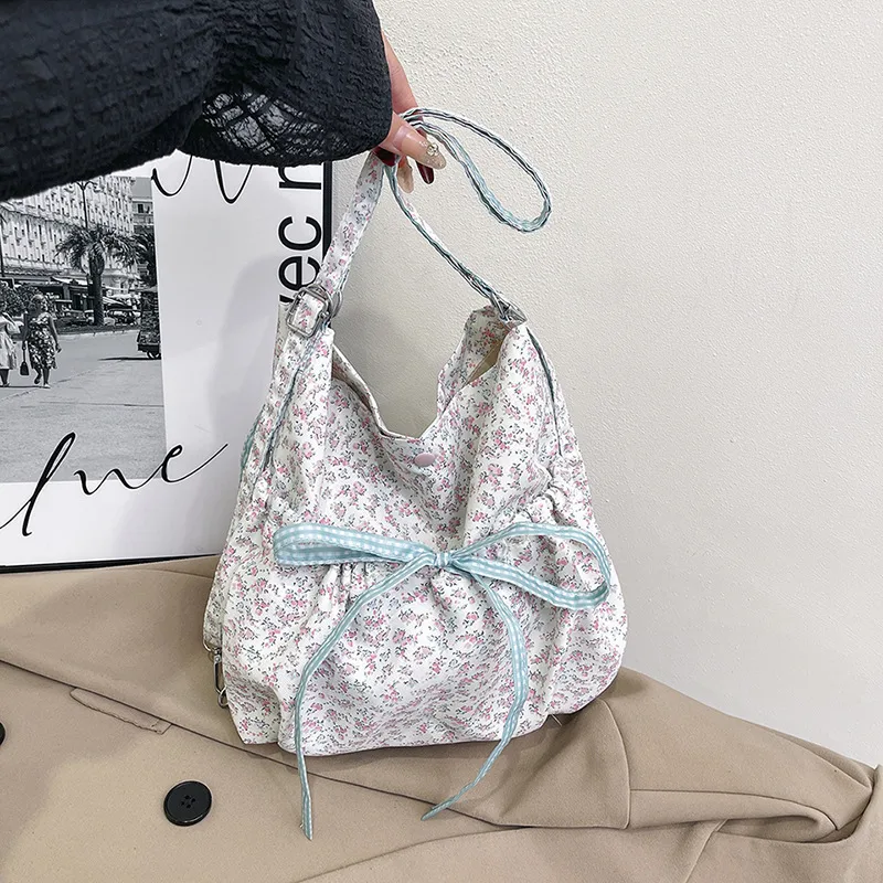 New Style Large Capacity Floral Bucket Bag Women's Handbag Commuter Tote Crossbody Bag Nylon Material Street Style Fashion