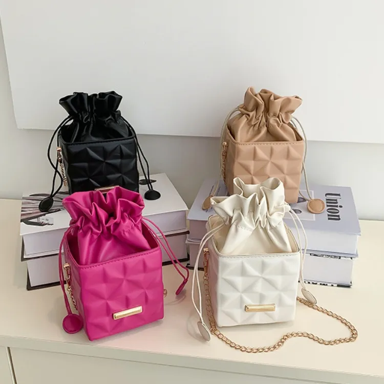 Fashion Retro Summer Women's Cross-Body Bag Fashion Casual Shoulder Bag Beautiful Fashion Handbag Square Magnetic Snap